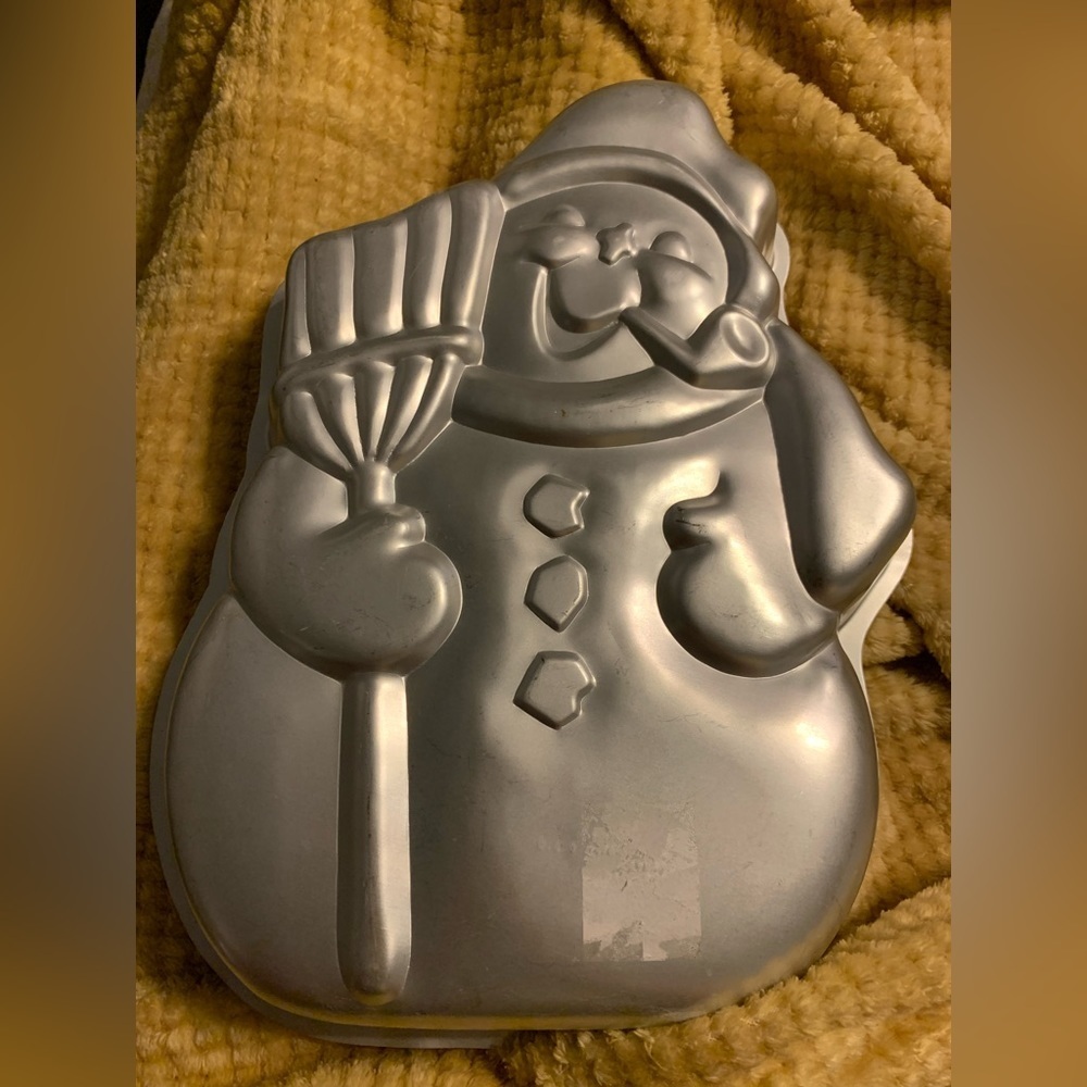 SNOWMAN with BROOM Cake pan. Vintage Wilton. Good used condition.